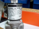 VALVULA DE GAS HONEYWELL VE 4015 B 1004  EM3E EM6